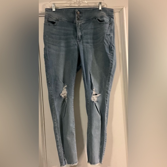 Lane Bryant Women's Distressed Skinny Jeans Size 16 Blue Stretch Denim Mid Rise - Picture 2 of 11